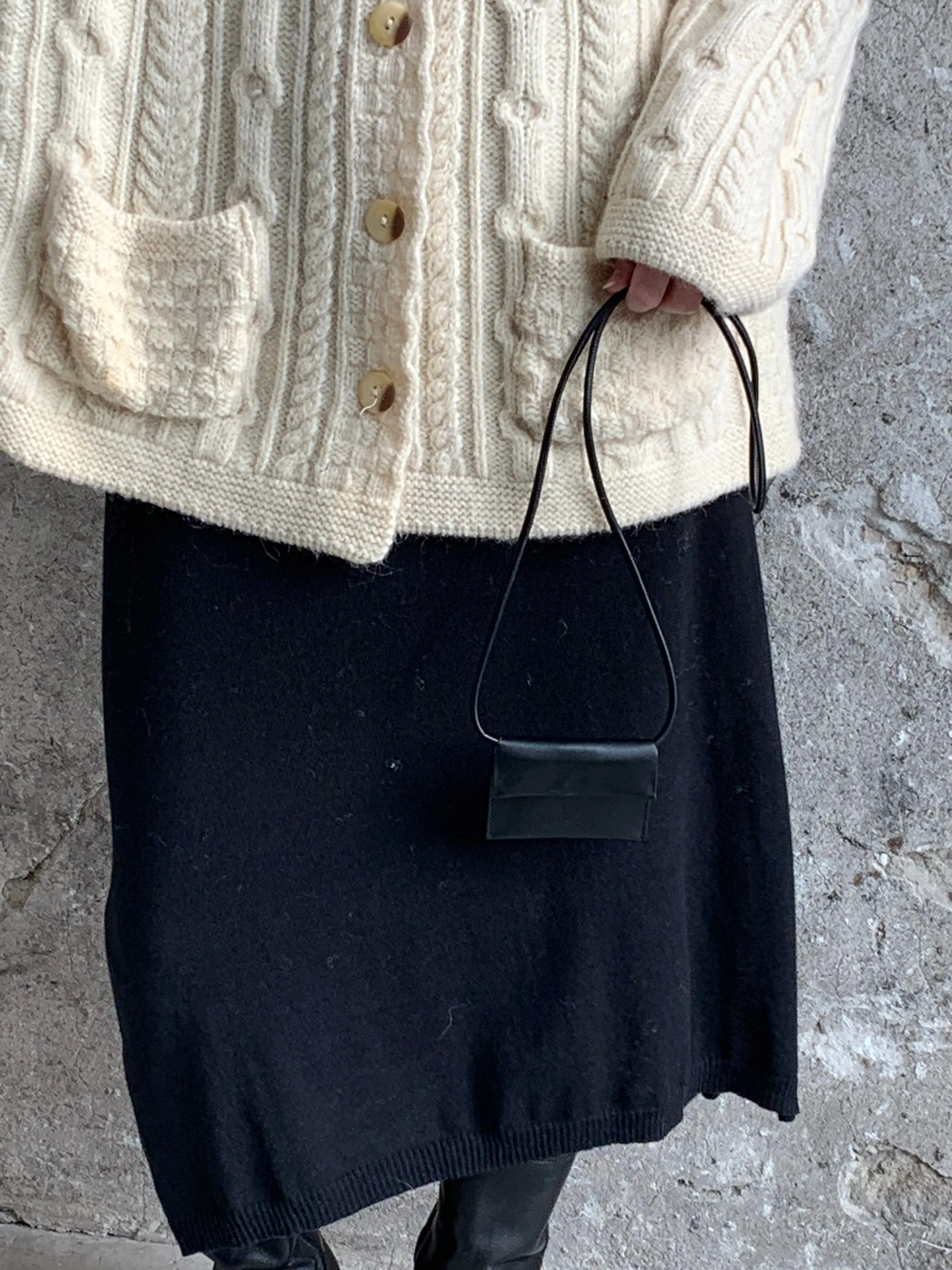 black wallet shoulder bag