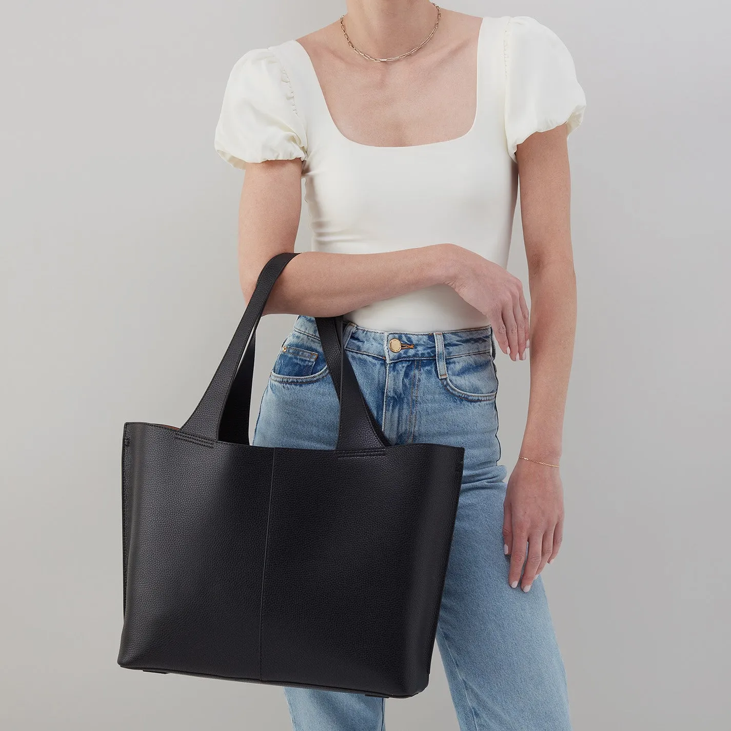 Vida Large Tote in Micro Pebbled Leather - Black